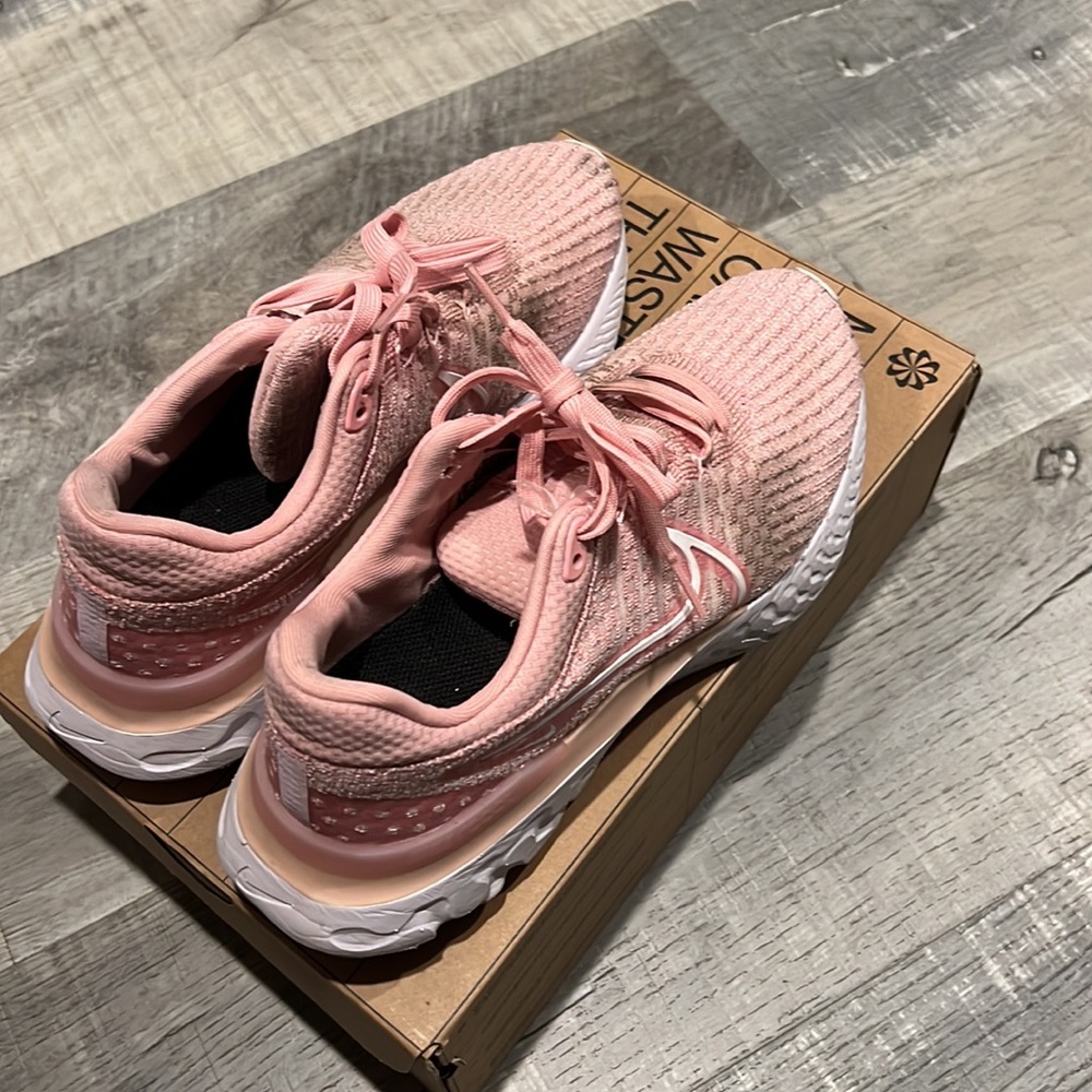 NIKE Women's Free Run 5.0 Next Nature 9 US - Picture 3 of 6